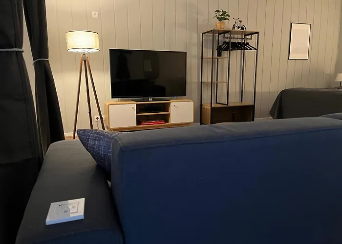 Weimotel Am See Mit Parkplatz, Kueche Und Hdtv