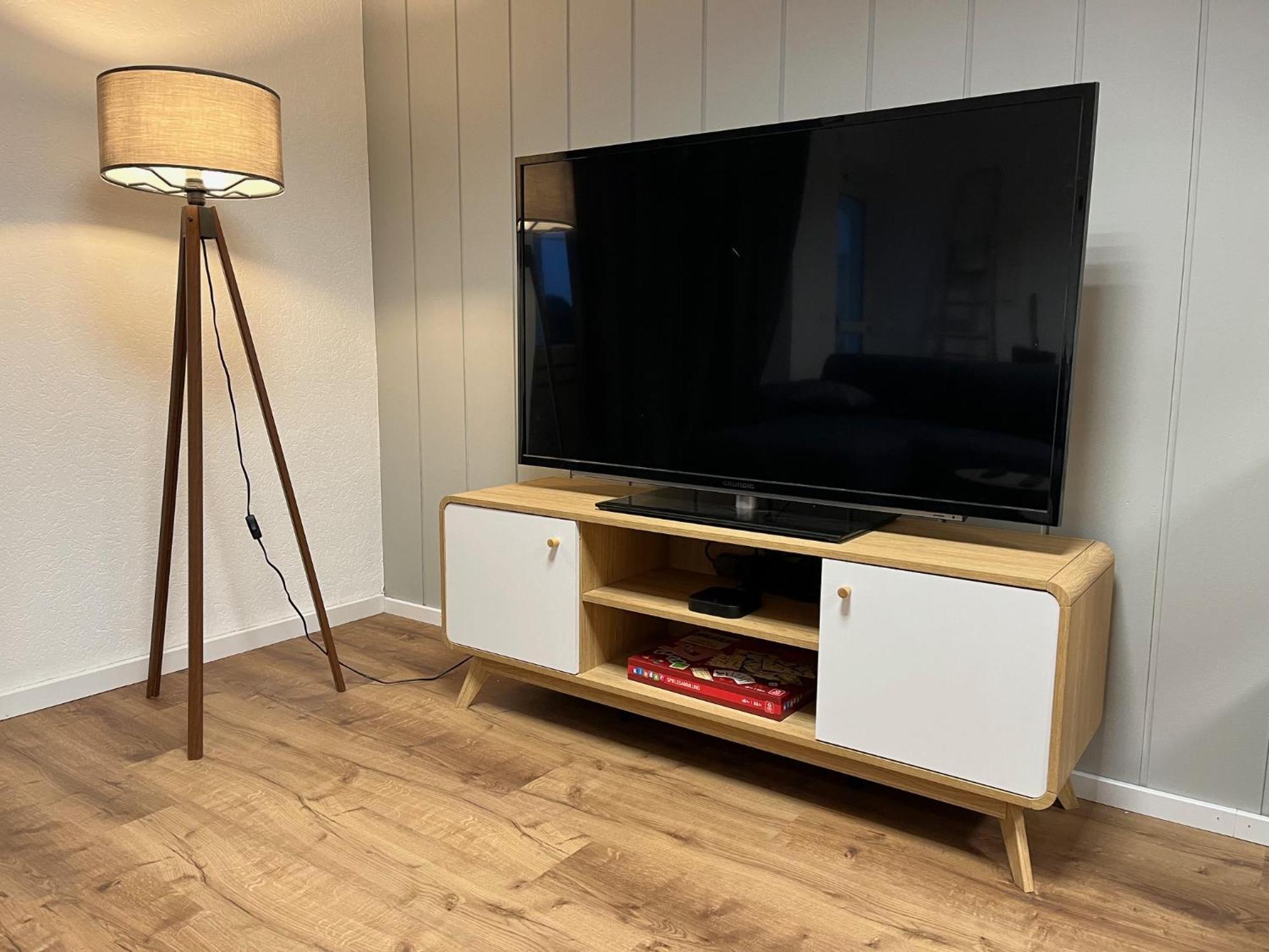 Weimotel Am Mit Parkplatz, Kueche Und Hdtv