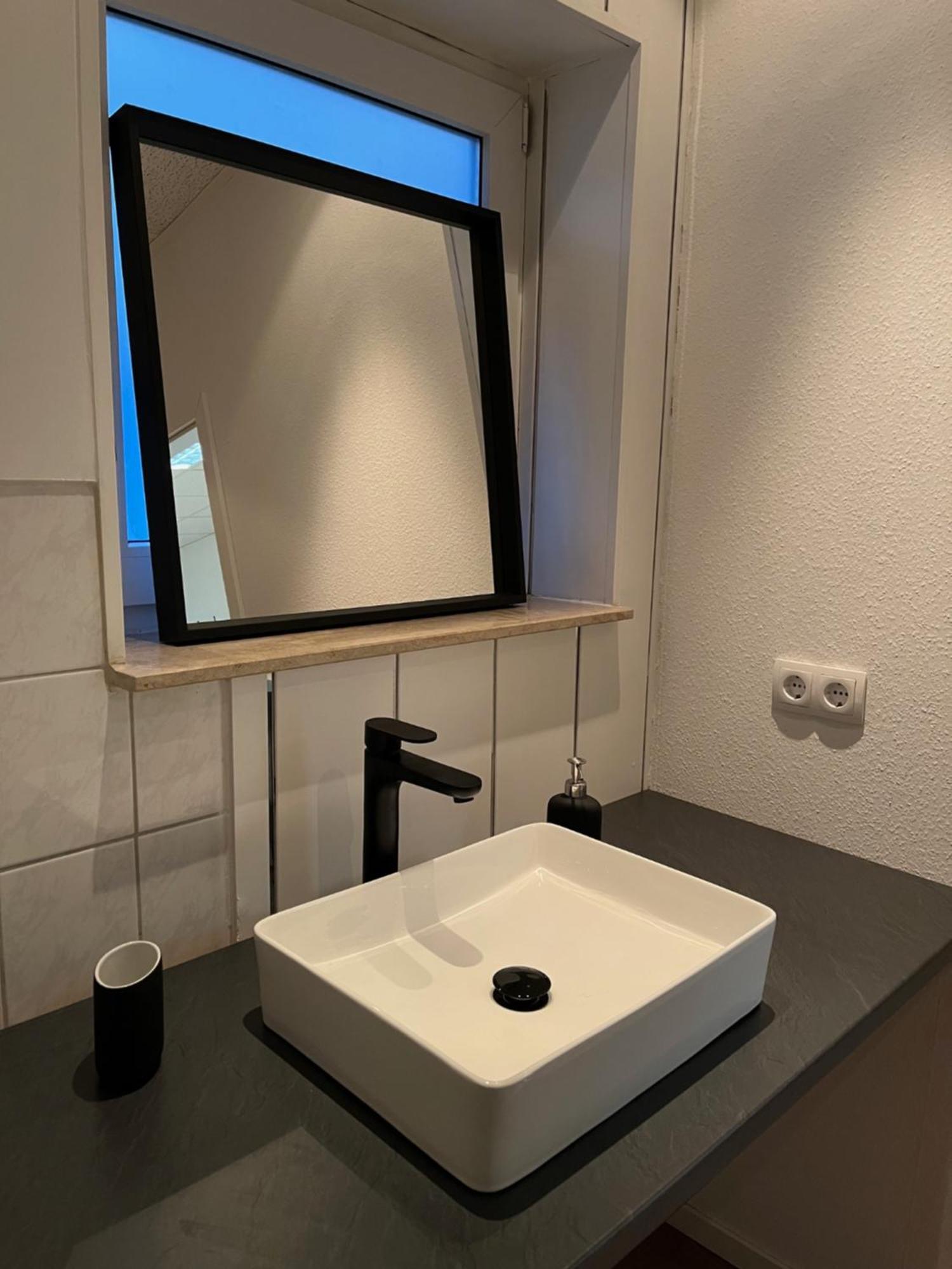 Weimotel Am Mit Parkplatz, Kueche Und Hdtv Apartment